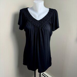 Women's Black Short Sleeve T-shirt Blouse Medium Frilly Ruffle V-Neck